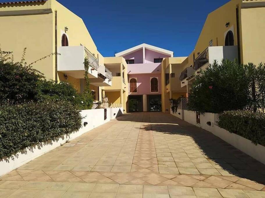 Case Vacanze A Santa Teresa Di Gallura Bagian luar foto